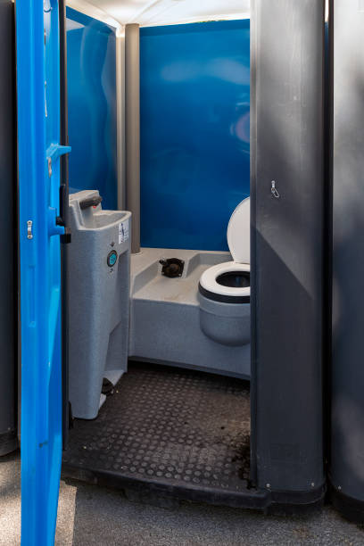 Best Portable bathroom rental  in Hillsboro, KS
